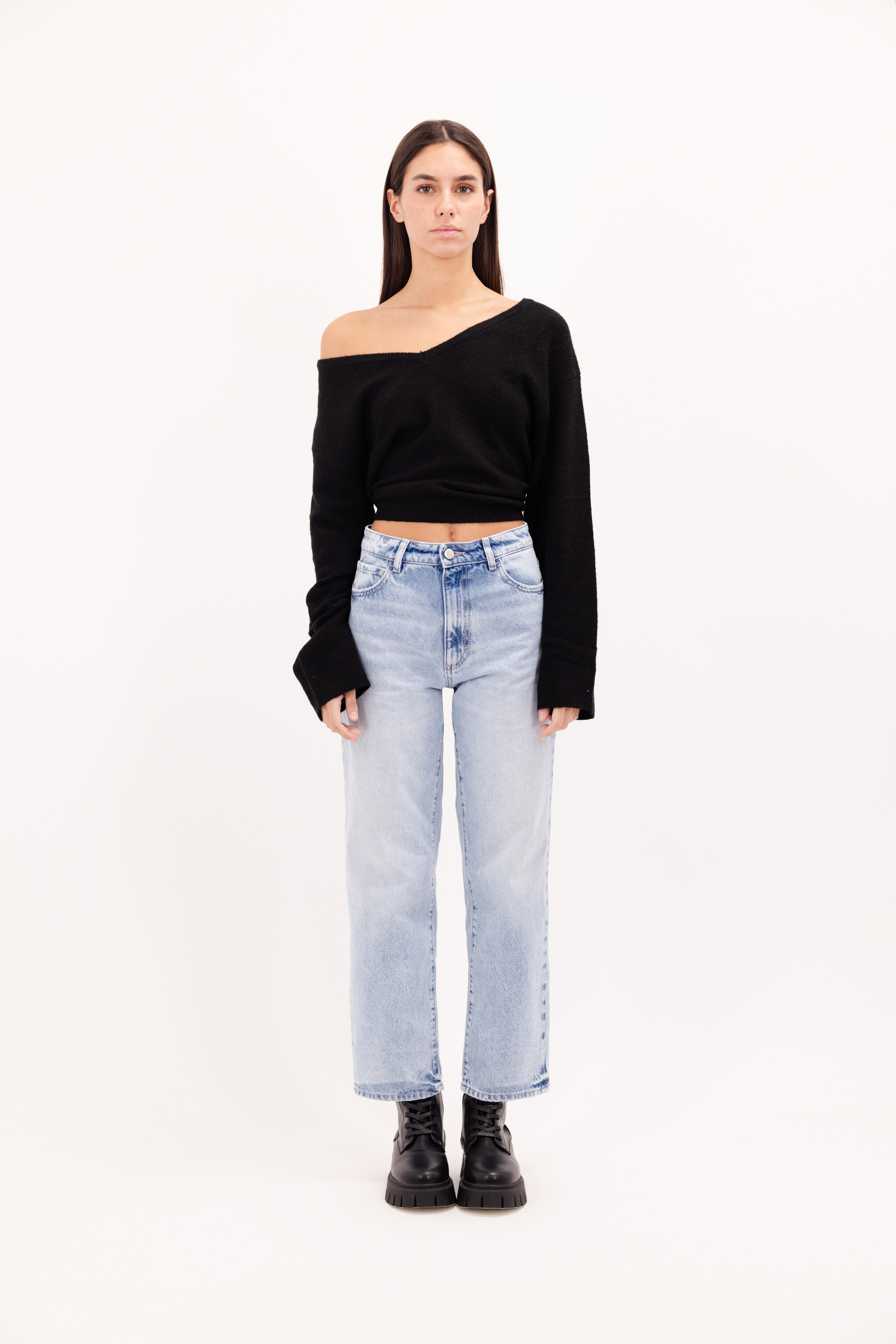 Jill women’s straight leg jeans in bleached wash, 100% rigid cotton denim, worn by a model with a black top.